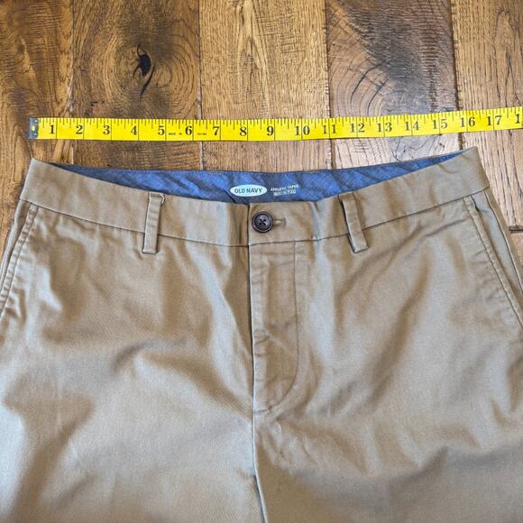 Old Navy Athletic Taper Built in Flex Men's Tan Khaki Chino Pants Size 33x30 - Picture 3 of 6